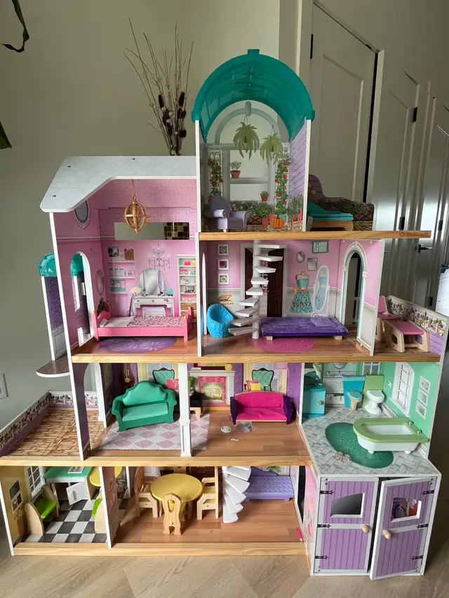 Barbie house and furniture