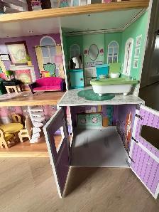 Barbie house and furniture - Photo 2