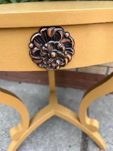 Stunning Bombay-Style Accent Table - Photo 2
