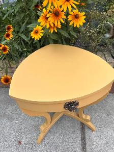 Stunning Bombay-Style Accent Table - Photo 3