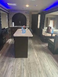Trailer on the water - Photo 3