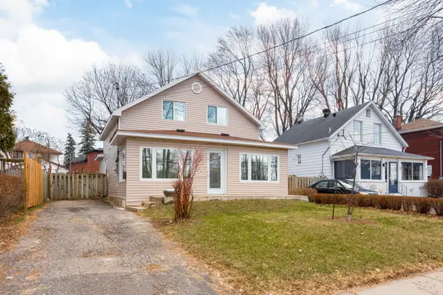Private room for rent in Pointe-Claire