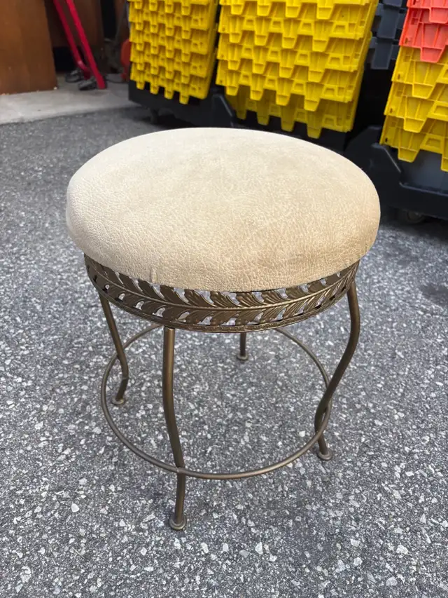 Free delivery Used Vintage Vanity Stool with Leaf Accent