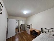 Room for rent near York University - Photo 5