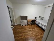 Room for rent near York University - Photo 6