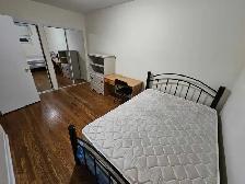 Room for rent near York University - Photo 7