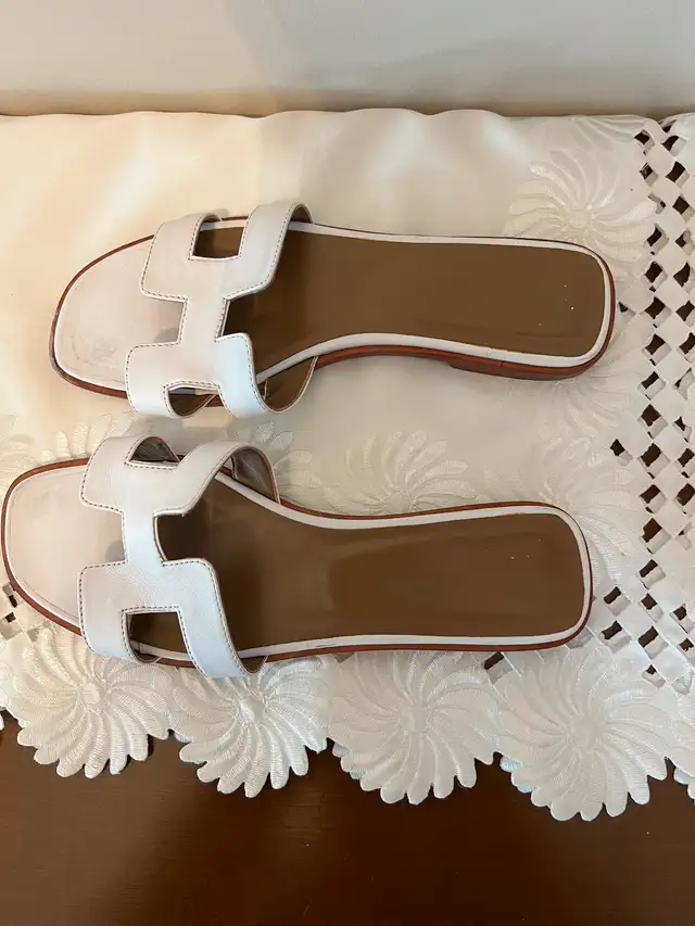 Ladies shoes