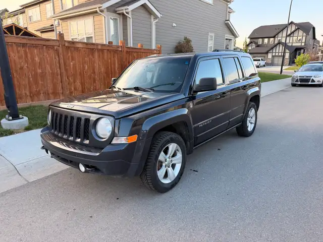 2014 JEEP PATRIOT 4x4 - NO ACCIDENTS ACTIVE STATUS