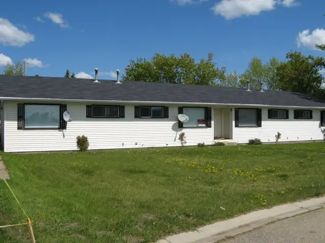 2 Bedroom 4 Plex in Grimshaw