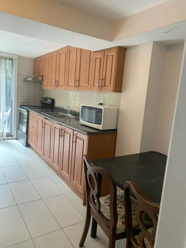 2 walkout basement bedroom unit for rent