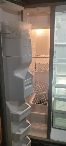 Refrigerator for Sale (Excellent Condition, Asking Price $200) - Photo 3