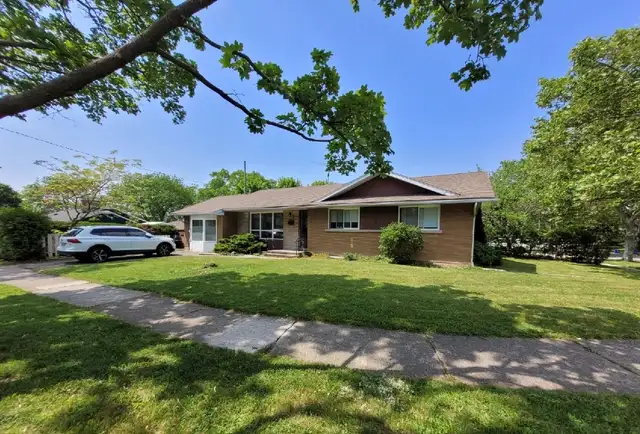 ALL Included One room Only $600 Near PEN Center and Brock