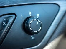 2019 Volkswagen Golf - Rain Sensing Wipers | Heated Front Seats - Photo 34