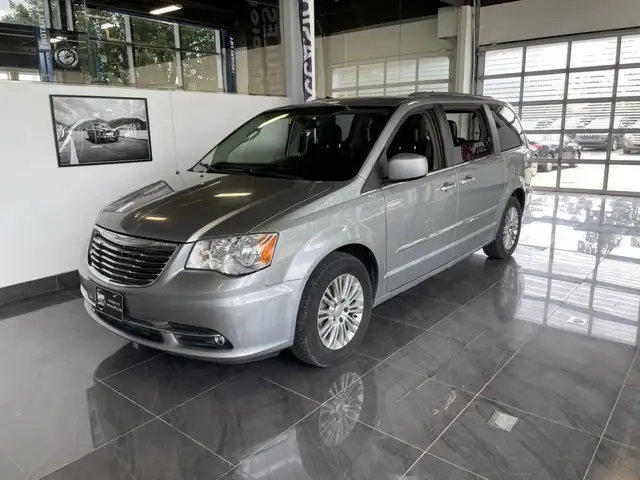2015 Chrysler Town & Country Touring