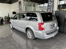 2015 Chrysler Town & Country Touring - Photo 5