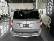2015 Chrysler Town & Country Touring - Photo 6