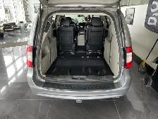 2015 Chrysler Town & Country Touring - Photo 9
