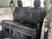 2015 Chrysler Town & Country Touring - Photo 10