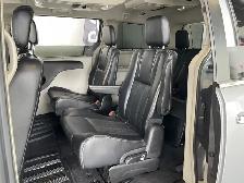 2015 Chrysler Town & Country Touring - Photo 11