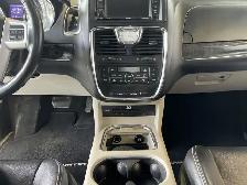 2015 Chrysler Town & Country Touring - Photo 25