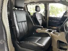 2015 Chrysler Town & Country Touring - Photo 28