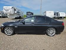 2011 BMW 550i - Photo 2