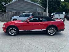 2010 Ford Mustang Conv Manual V6 Convertible LOW KM - Photo 2