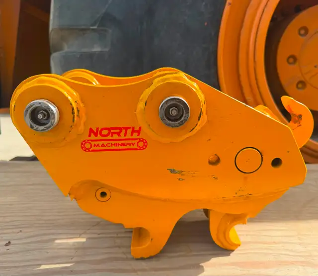NORTH MACHINERY MINI EXCAVATOR QUICK CHANGE ATTACHMENT