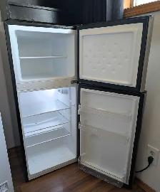 ROOM FOR RENT - Photo 3