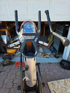 For Sale Elliptical M6 exercise machine in Mint Condition Must g - Photo 4