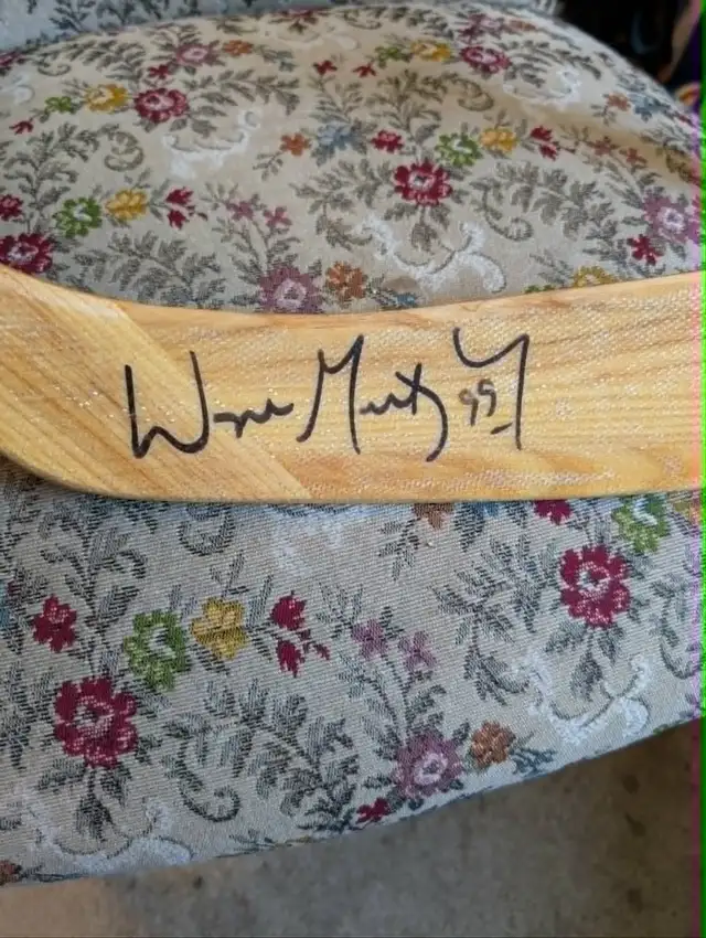 Wayne Gretzky signed hockey stick