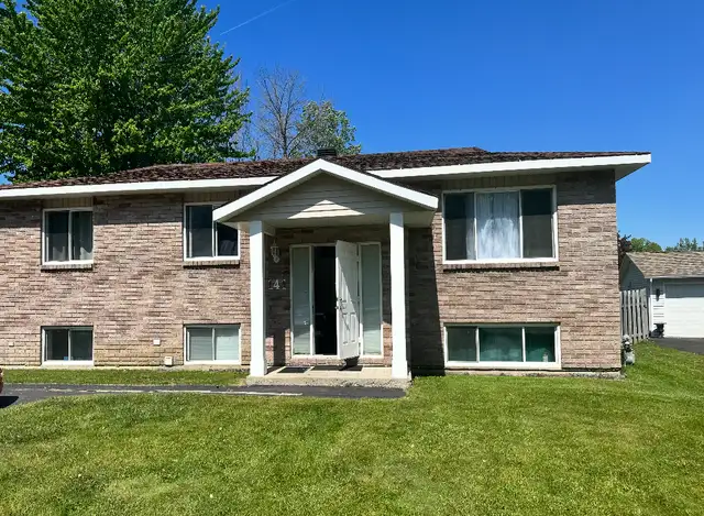 3 Bedrooms, 1 Washroom available for Rent in Cornwall - $2100