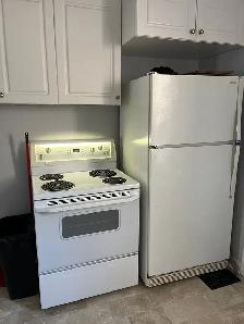 West End Home! Available Immediately 2 Bedrooms! - Photo 6