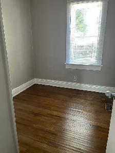 West End Home! Available Immediately 2 Bedrooms! - Photo 8
