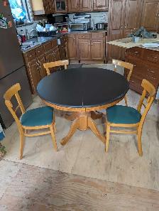 kitchen table and chairs