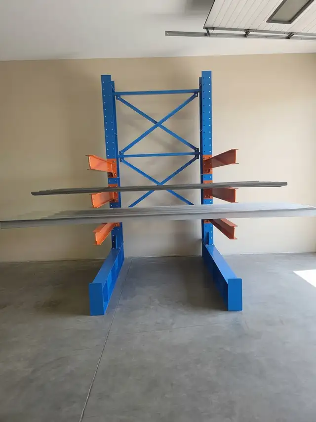 Industrial Cantilever Racking – Heavy-Duty | 4,000 lb Capacity