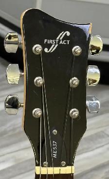 First Act Electric Guitar - Photo 3