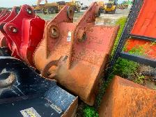 LX330 – LX355 54" Severe Duty Bucket - Photo 4