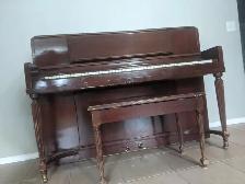 Free Piano with bench - Photo 4