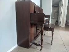 Free Piano with bench - Photo 5