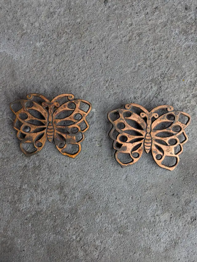 Pot stand, Brass, Butterfly style