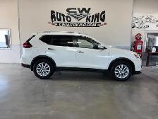 2019 Nissan Rogue SV / Front Wheel Drive / 1 Local Owner