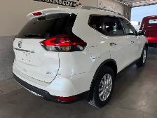 2019 Nissan Rogue SV / Front Wheel Drive / 1 Local Owner - Photo 3