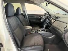 2019 Nissan Rogue SV / Front Wheel Drive / 1 Local Owner - Photo 6
