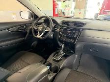 2019 Nissan Rogue SV / Front Wheel Drive / 1 Local Owner - Photo 8