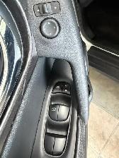 2019 Nissan Rogue SV / Front Wheel Drive / 1 Local Owner - Photo 12