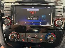 2019 Nissan Rogue SV / Front Wheel Drive / 1 Local Owner - Photo 17