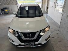 2019 Nissan Rogue SV / Front Wheel Drive / 1 Local Owner - Photo 32