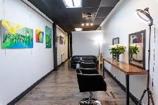 Local commercial à louer en arrière d’un salon de coiffure - Photo 2