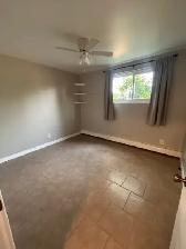 All-Inclusive 2 Bedroom Bsmt Unit - Photo 4